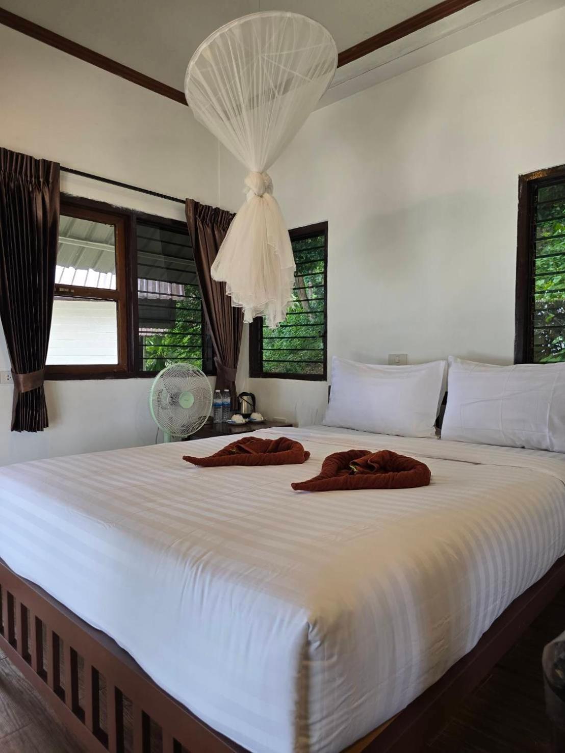 Phi Phi Private Beach Resort Екстер'єр фото