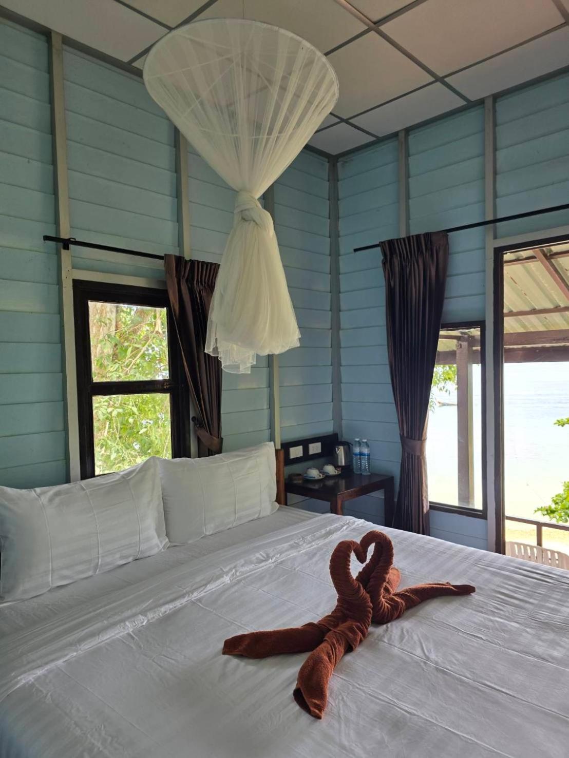 Phi Phi Private Beach Resort Екстер'єр фото
