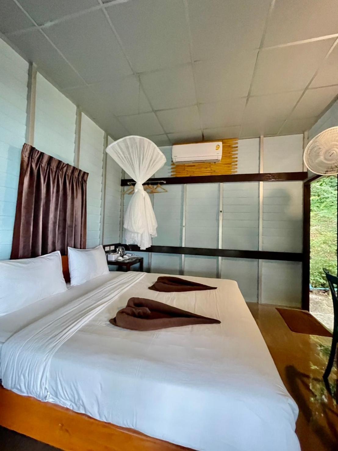 Phi Phi Private Beach Resort Екстер'єр фото